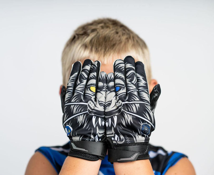 TrifectaSamples-1468 - Trifecta Athletic Gloves
